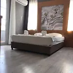 Anita Noch ホテル ケメル
